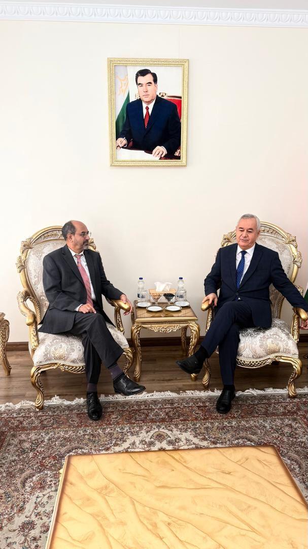 دیدار رئیس مؤسسه فرهنگی اکو با سفیر جمهوری تاجیکستان